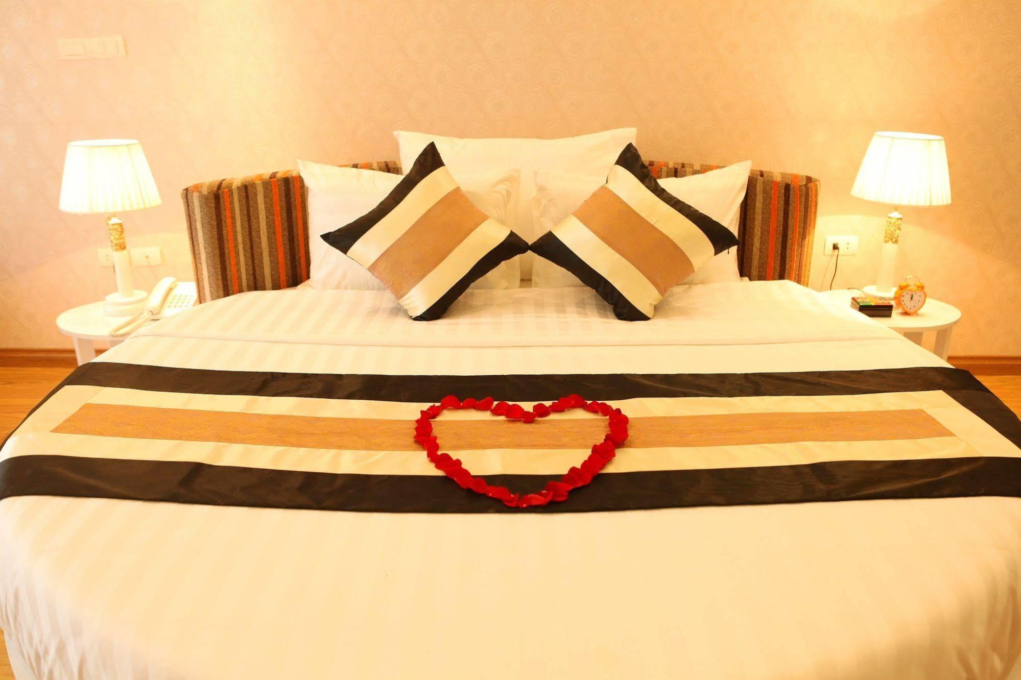 Splendid Star Suites Hotel Hanoj Pokoj fotografie
